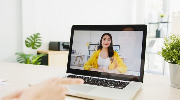 Lee más sobre el artículo Diez consejos a tener en cuenta para las entrevistas virtuales de trabajo